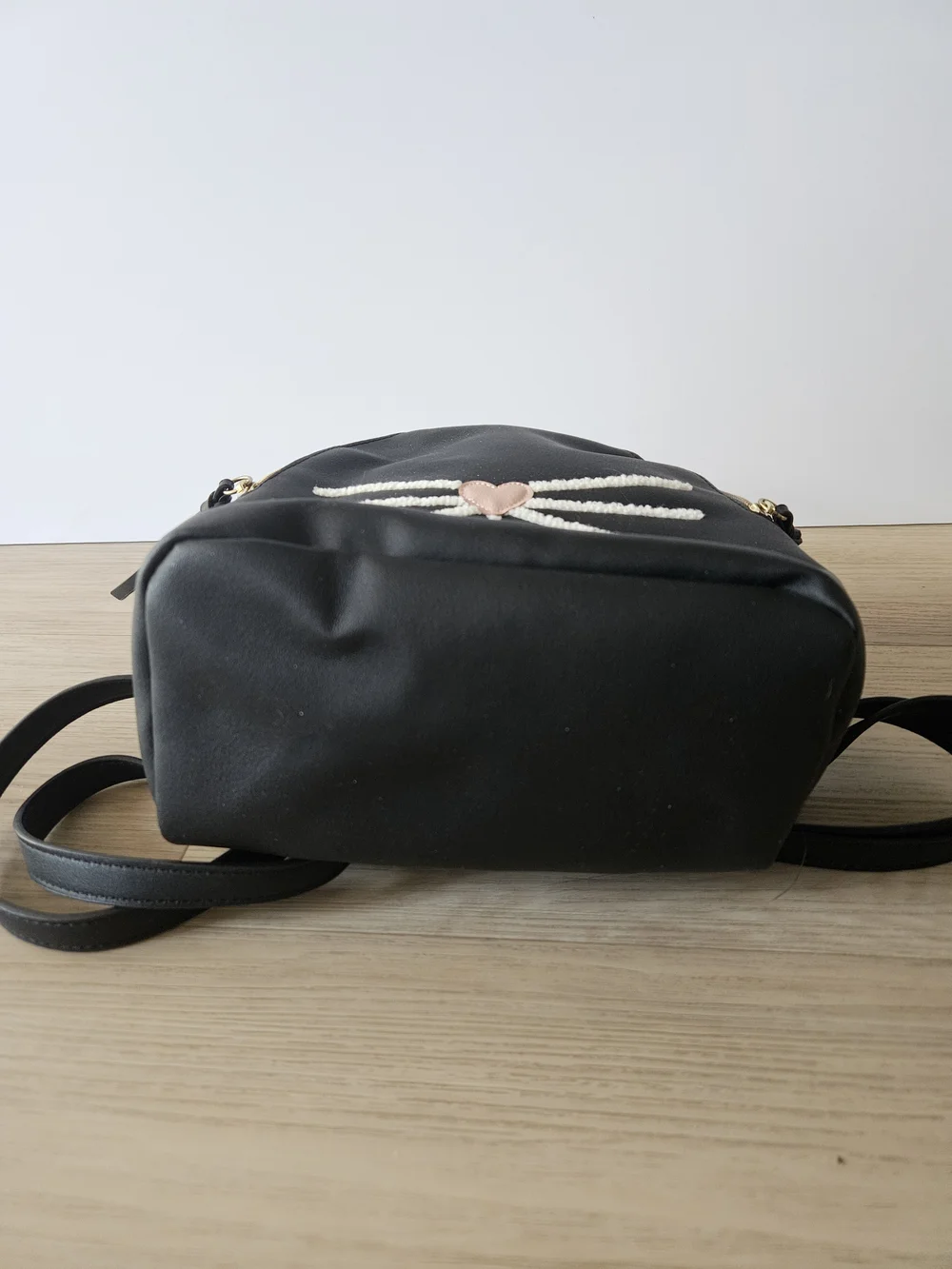 T-SHIRT & JEANS BLACK CAT FACE BACKPACK